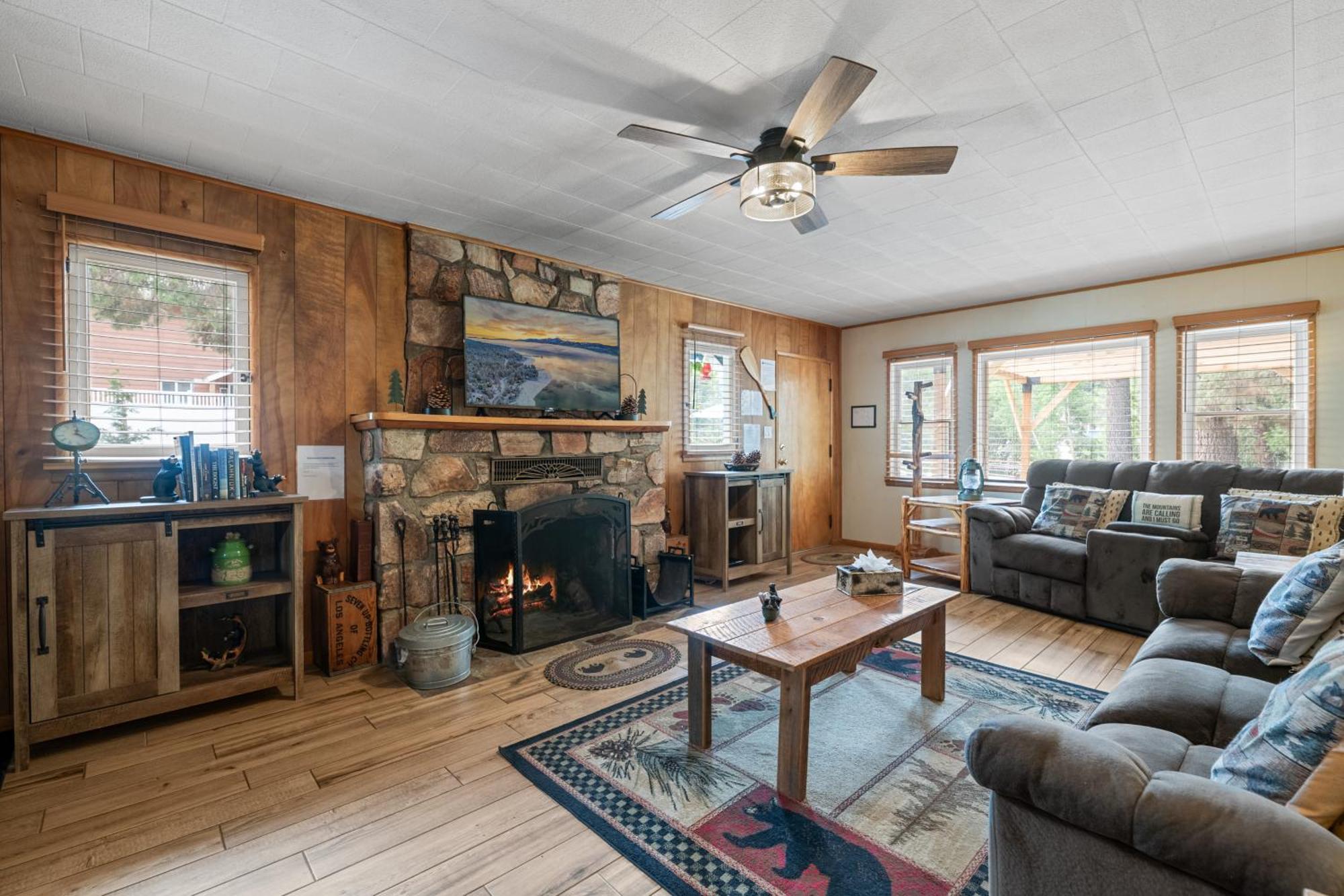 Bear Slope View Cabin - Beautiful Home Located Just South Of Bear Mountain Ski Resort! Big Bear Lake Exterior foto